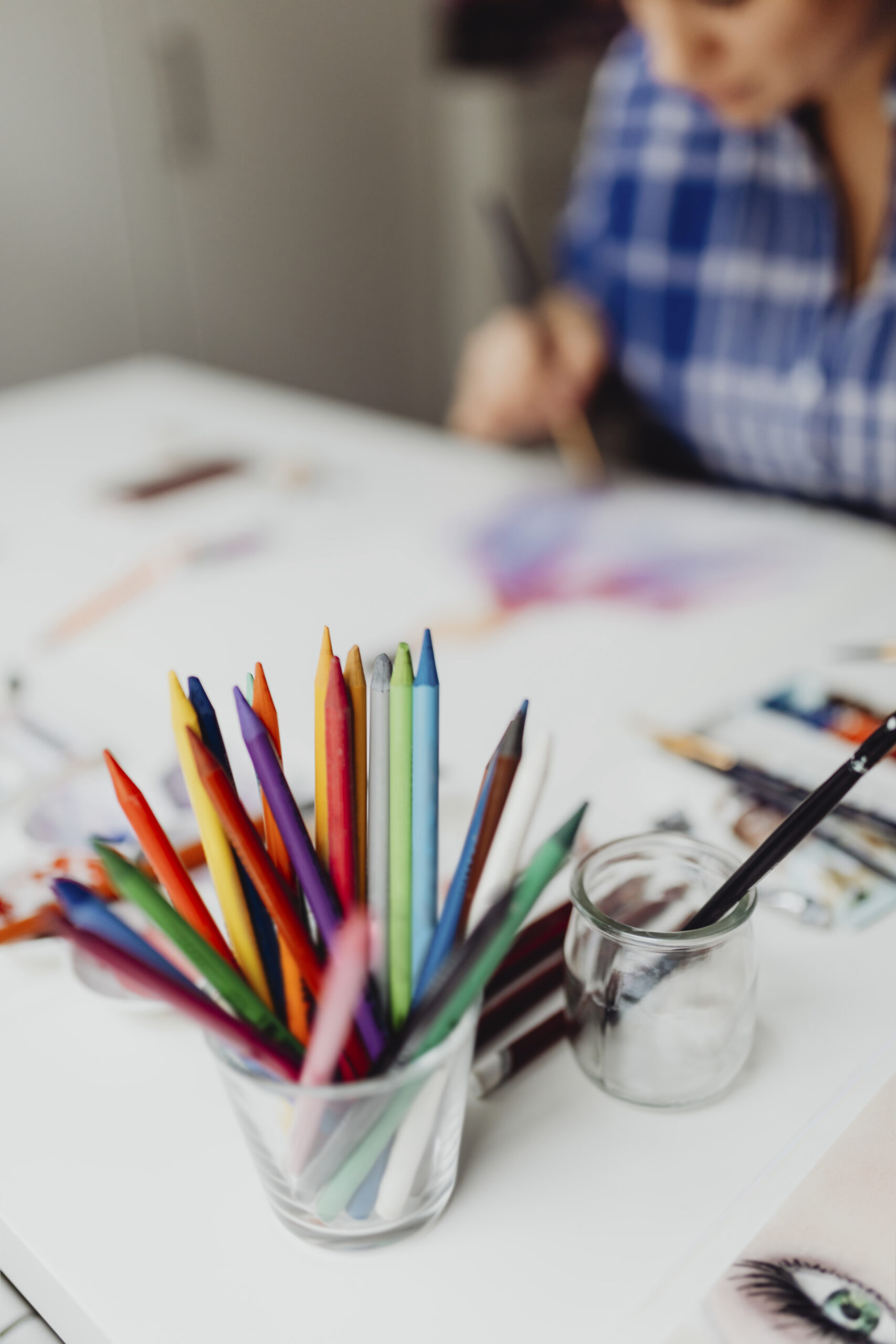 Crayons de couleur, matériel scolaire
